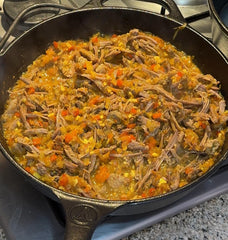 Arepas de Plátano Maduro rellenas de carne desmechada x 4 unidades